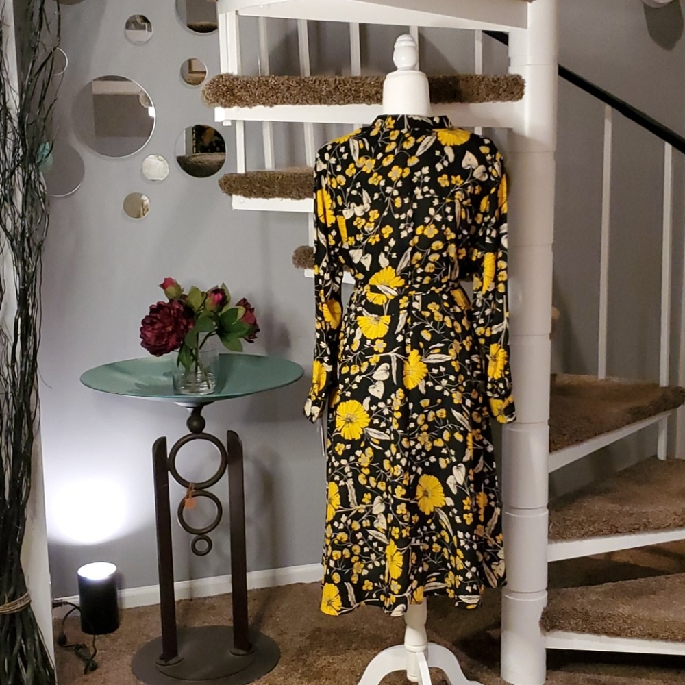 Plus-size Long Sleeved Dress - Picture 3 of 11